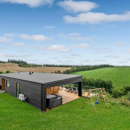 Holiday home Beautiful In With Kitchen