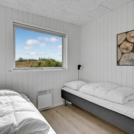 Beautiful In With Kitchen Holiday home